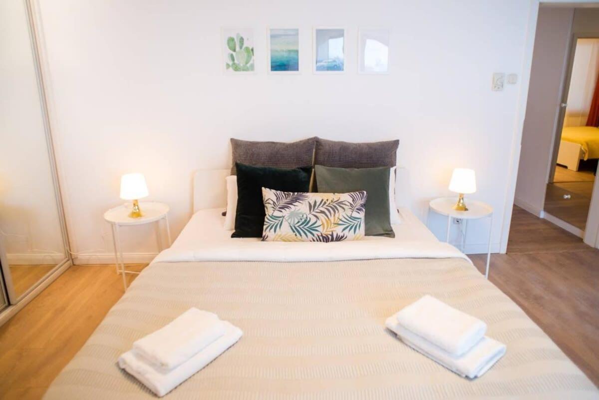 Two-storey Riverside Panorama Apartament
