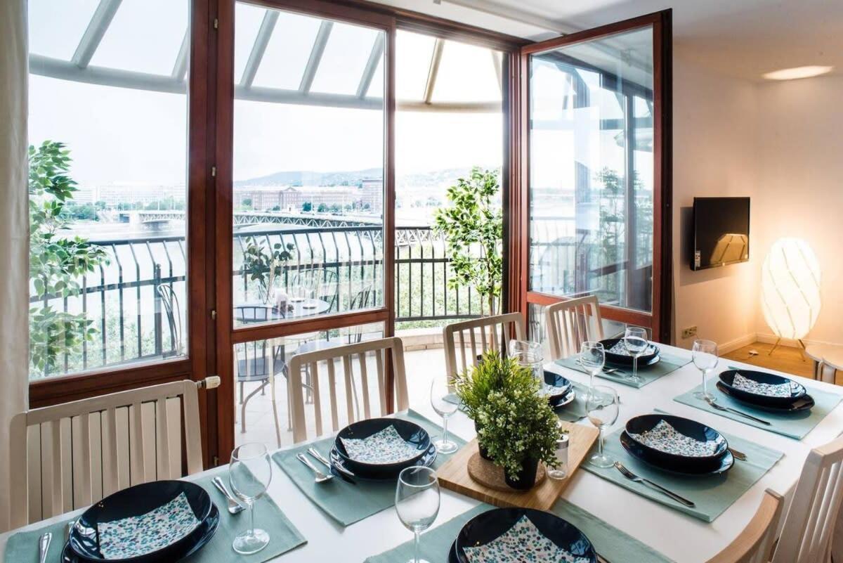 Two-storey Riverside Panorama Apartament
